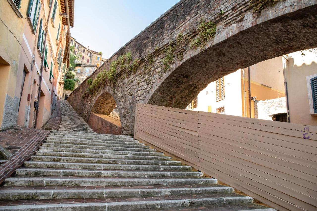 La Conca Apartment: A View On The Roman Aqueduct Perugia Eksteriør billede